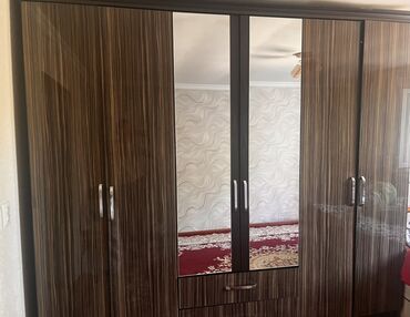кровать шкаф: Кийим салуучу шкаф, Түз