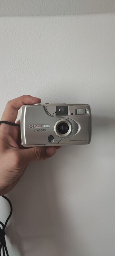 фотоаппарат ретро: Продаю фото камеру Olympus Батарейку и пленки надо будет купить а так
