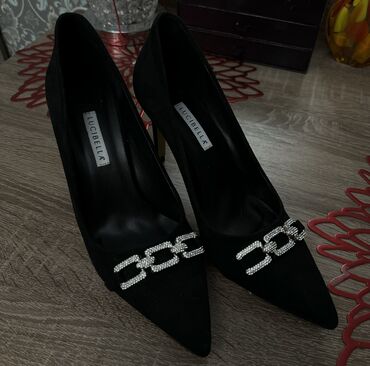 вечерние женские туфли: Туфли 40, цвет - Черный