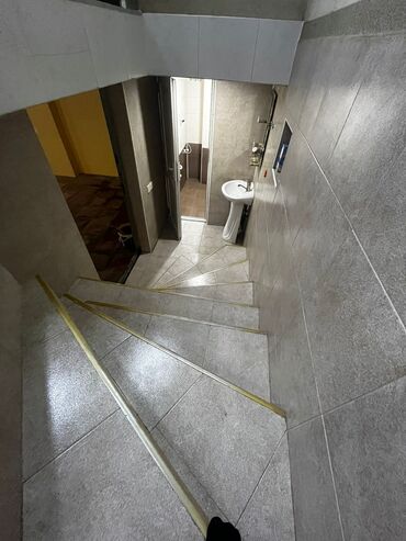 Mağazalar: Kommersiya obyekti – İcarəyə verilir.Qiymetde endirim olacaq. -Obyekt — 18