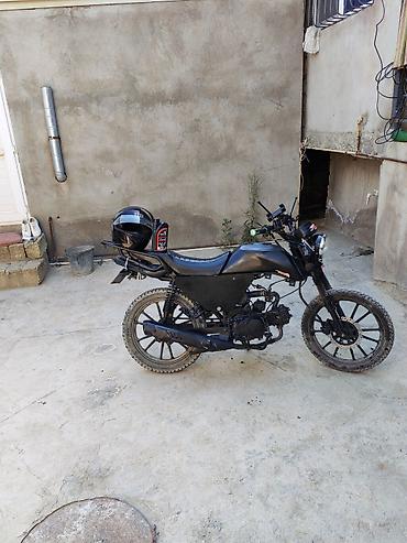 sprint sport 4t: Motosiklet – enduro/street tərzi, mat qara rəngdə. Texniki və — 3