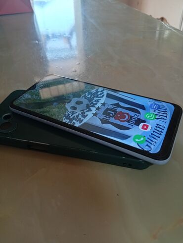 Samsung: Məhsul: Android smartfon - Ekran: tam ekran dizayn, damla tipli ön — 2