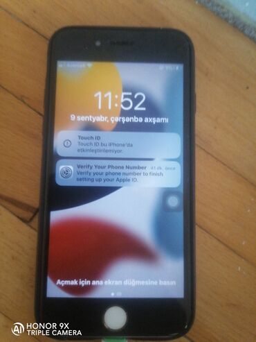 LuAZ: IPhone 7, Qara, Barmaq izi