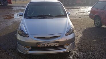 Honda: Honda Fit: 2001 г., 1.3 л, Вариатор, Бензин, Седан