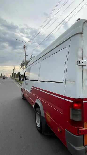продаю микроавтобус: Mercedes-Benz Sprinter, грузо пассажир окрашенный в белый и красный