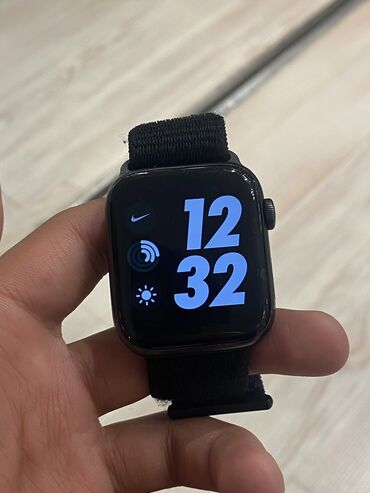 Apple Watch: Apple watch se 1 generation АКБ 91 есть маленькие царапины за 7.500