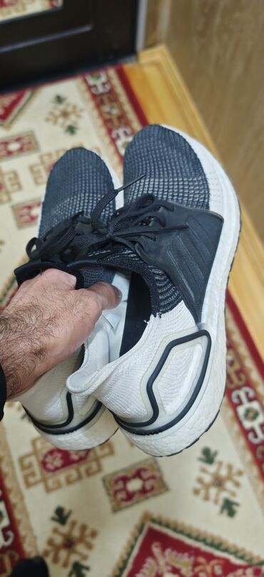 Krasofkalar və idman ayaqqabıları: Orginal Adidas Boost. Avropadan almışam bilən bilir nə olan -da lalafo.az — 12 Krasofkalar və idman ayaqqabıları: Orginal Adidas Boost. Avropadan almışam bilən bilir nə olan — 12