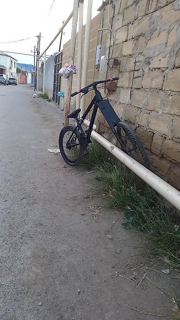 Velosipedlər: Elektrik velosipedi – şəhər içi və yüngül ofroud üçün - Rəng: qara — 1