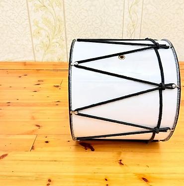 Milli musiqi alətləri: Yeni ağ nağara. Ölçü 34 sm. Mikrofonludur. Şok endirimlə 200 azn — 1