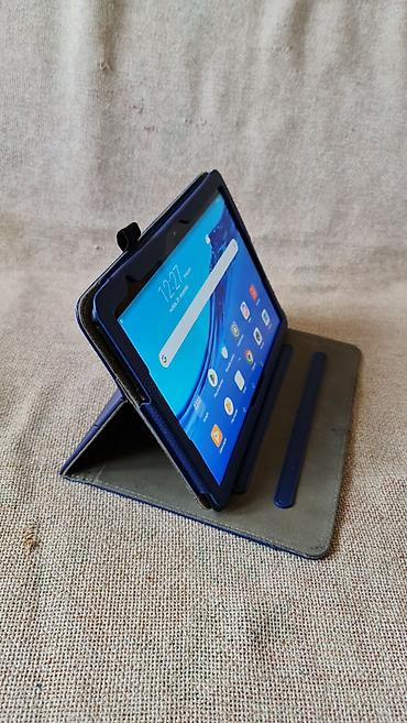 Tableti: Huawei MediaPad T5 10 sa futrolom/stand-om - Ekran: Full HD — 11