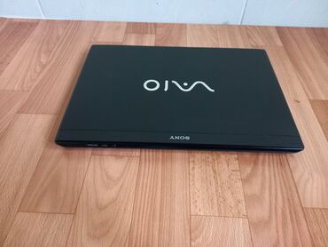 Sony: Intel Core i5, 8 GB OZU, 13.3 " — 2