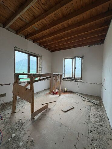 Həyət evləri və villaların satışı: Satılır: 2 mərtəbəli yarımçıq tikili (daş ev) - Tikinti materialı — 14