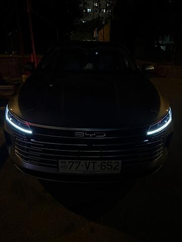 2 el traktör: BYD Destroyer 05: 1.5 l | 2025 il 18000 km Sedan — 8