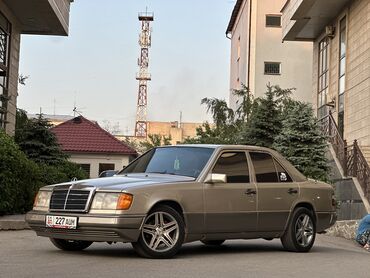 бензанасос на 124: Mercedes-Benz E-Class: 1993 г., 3.2 л, Бензин