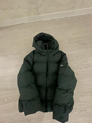 Женская одежда: Утеплённая зимняя куртка-пуховик с капюшоном Brand: Zara - Цвет — 2