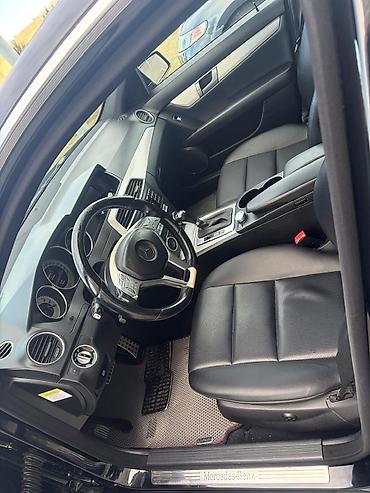 suse balon: Mercedes-Benz C250 sedan - Korpus: Qara rəng, 4 qapı, sedan gövdə - — 5