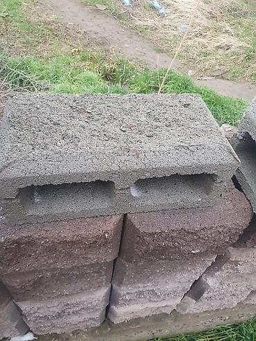 Пескоблок: 169 шт рваный пескоьлок, 30 шт красная тумба,новые — 7