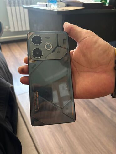 простые телефоны: Tecno Pova 6, Колдонулган, 256 ГБ, 2 SIM