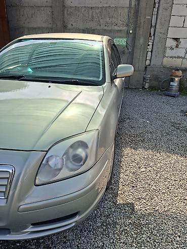рул: Toyota Avensis: 2004 г., 2 л, Автомат, Седан — 4