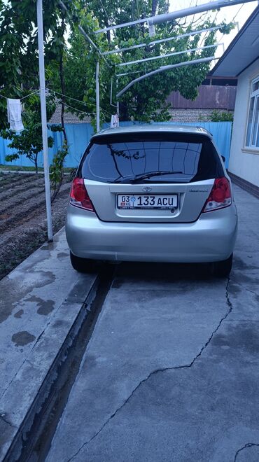 машина экономичный: Daewoo Kalos: 2004 г., 1.2 л, Механика, Бензин, Хетчбек