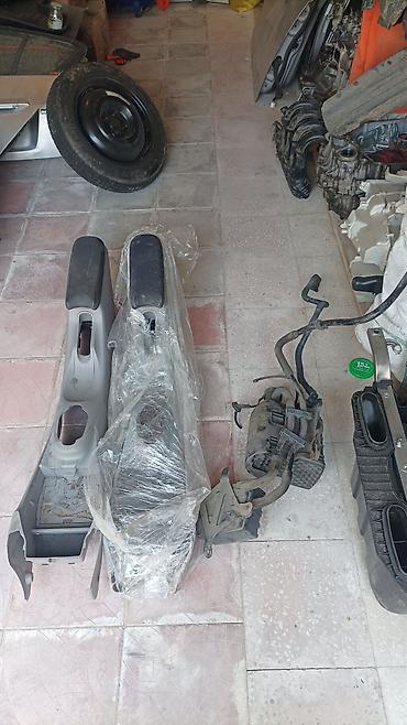 honda teker: Honda Insight (2-ci nəsil, hibrid) üçün ehtiyat hissələri Satışda tam — 8
