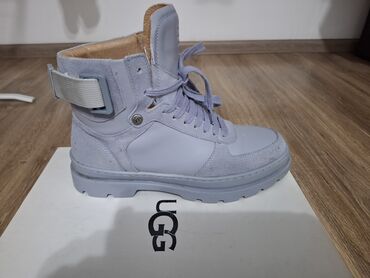 зимние сапоги аляска: Мужские ботинки, 37, UGG, Б/у, цвет - Серый