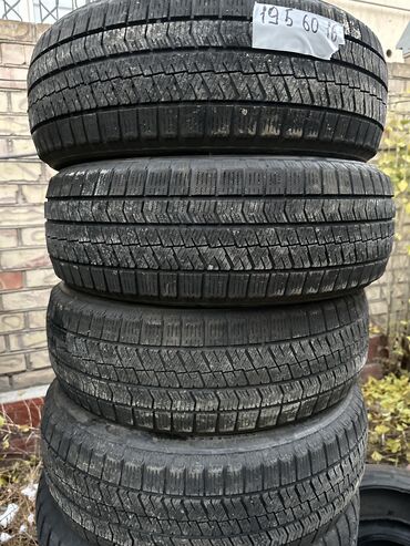 Шины: Шины 195 / 60 / R 16, Зима, Б/у, Комплект, Легковые, Япония, Bridgestone