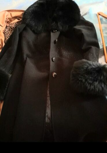 итальянские пальто в бишкеке: Palto XL (EU 42), rəng - Qara