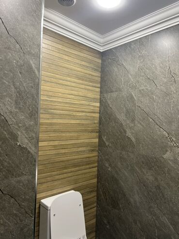 Restoran, kafelər: İcarəyə obyekt – şəhər mərkəzində, tarixi binaların sırasındakı küçədə — 16