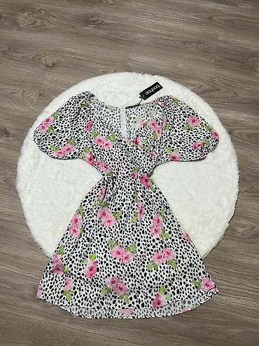 iceberg farke: Boohoo haljina 
Velicina Xl/xxl
Cena 1200 din🟨🟨 — 4