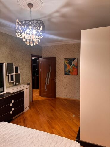 Köhnə tikili: Bakı, 8-ci mikrorayon, 3 otaqlı, Köhnə tikili, m. Azadlıq Prospekti, 80 kv. m — 6