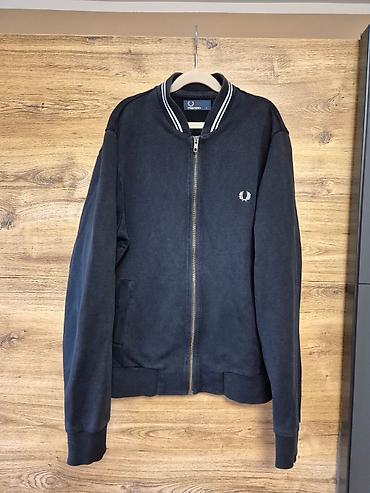 Prodajem Fred Perry duks na rajsferšlus. Veličina: S Crna boja sa