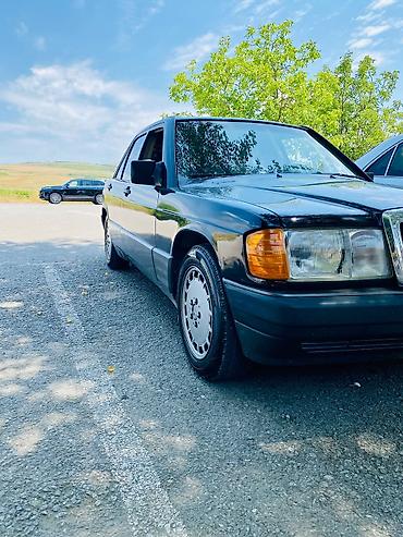 bmw diski r19: Mercedes-Benz 190-Series: 1.8 l | 1992 il Sedan — 4