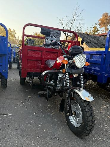 Motosikletlər: 200 sm3 — 3