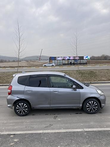 Honda: Honda Fit: 2003 г., Хэтчбэк at lalafo.kg — 10 Honda: Honda Fit: 2003 г., Хэтчбэк — 10