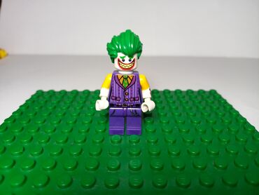 на девочку 10 лет: Продаю Lego фигурку не оригинал но в очень хорошем качестве