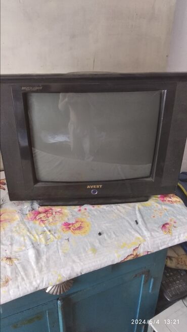 Телевизоры: Продаю телевизор Avest в отличном рабочем состоянии есть универсальный