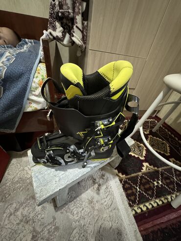 Лыжи: Лыжные ботинки под масло 40 41 размер