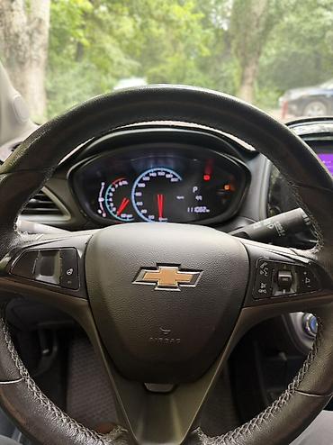 spark 7: Chevrolet Spark: 2018 г., 1 л, Автомат, Бензин, Хэтчбэк — 5