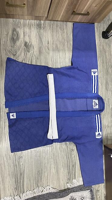 adidas desti: Məhsul: Adidas judo kimonomu dəsti Tərkib: - Ceket (üst geyim) – mavi — 2