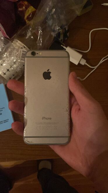 продаю айфон 6: IPhone 6, 64 ГБ, Серебристый, Отпечаток пальца