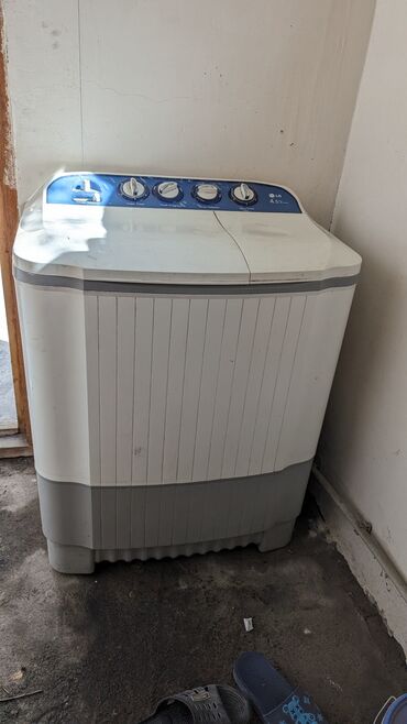 продаю стиральную машинку полуавтомат: Стиральная машина LG, Б/у, Полуавтоматическая, До 5 кг, Полноразмерная