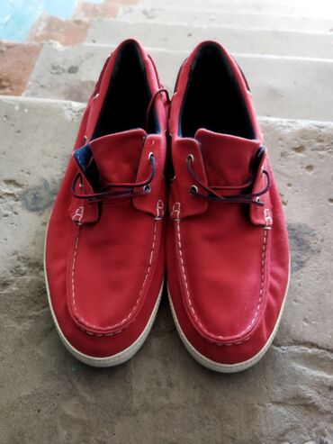 обувь школьная: Продаю мужские макасины С Америки оригинал, размер 43, цвет красный