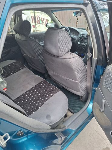 Mazda: Mazda 323: 1998 г., 1.6 л, Автомат, Бензин, Хэтчбэк — 4