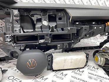 cena kacige: KOMPLET TABLA SA AIRBAG-OVIMA ZA VOLKSWAGEN GOLF 8 | Komplet tabla — 5