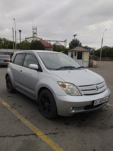 Toyota: Toyota ist: 2003 г., 1.3 л, Автомат, Бензин, Хэтчбэк