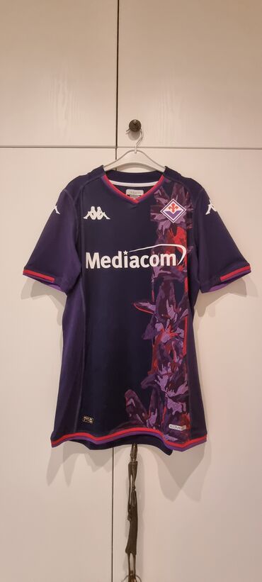 idman paltarı: Fiorentina 2023-2024 sezonun 3-cü forması. Brend: Kappa İstehsalçı