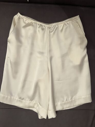 Sabo: Zara şort 
Oversize modeldir Xs s m l hamısına olur 
Az geyilib — 1