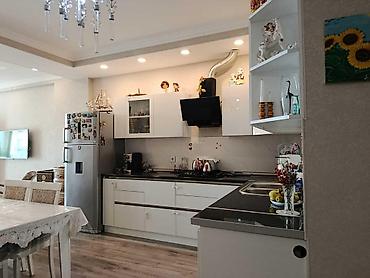 satişi: Yasamal, 3 otaqlı, Yeni tikili, m. Elmlər Akademiyası, 85 kv. m — 1