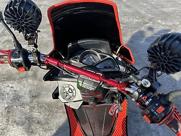 Скутеры: Продаю скутер Макси 🏍️ 2025 года новый ✅ Пробег 1900 км ✅ Все — 8